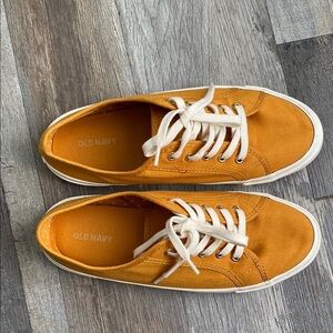 Old Navy Mustard Lace-Up Sneakers